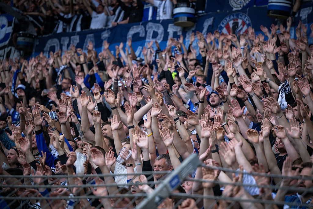 😂 Will they need them today? Free condoms for Bielefeld fans
