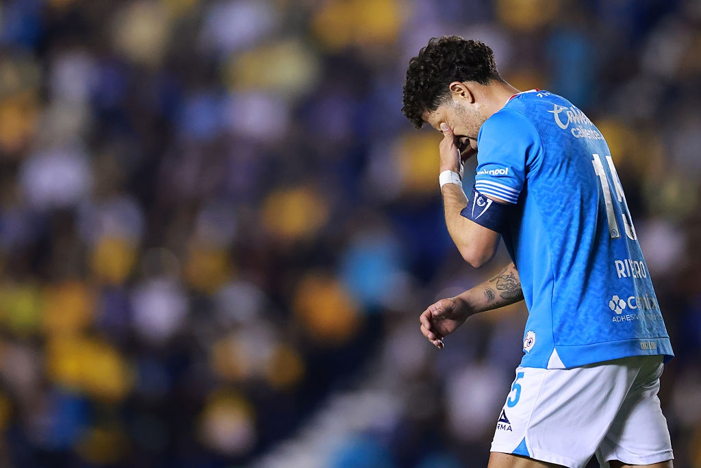 Double sending off, Rivero and Jardine out of the Clásico