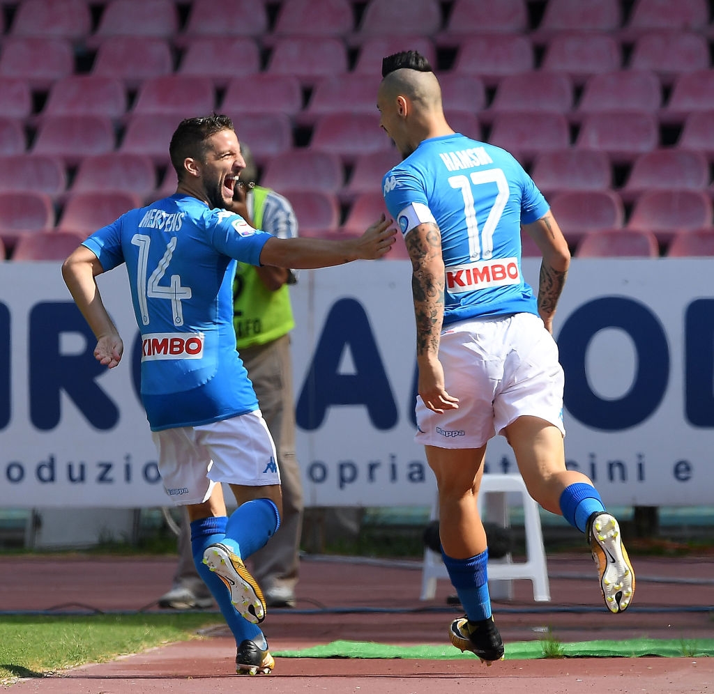 🎥 Mertens retires, final match alongside Hamsik 😭