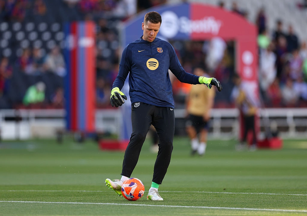 📸 Within 24 hours: Barça keeper Szczęsny pulls off a hairstyle hat-trick