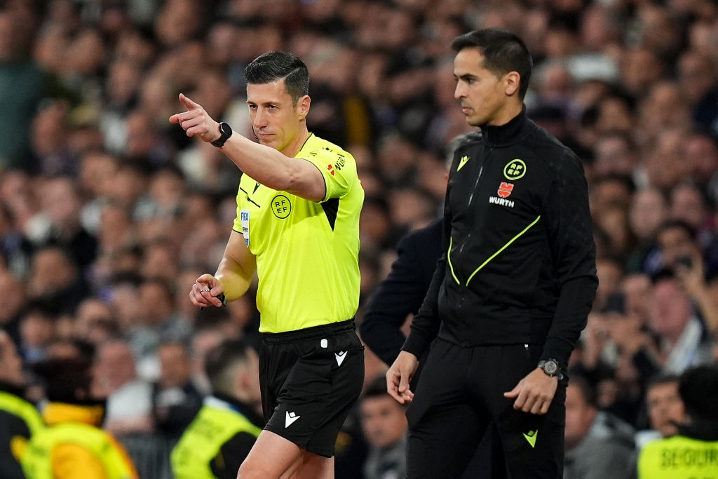 ⚖️ Here are the referees for the final round in the top flight
