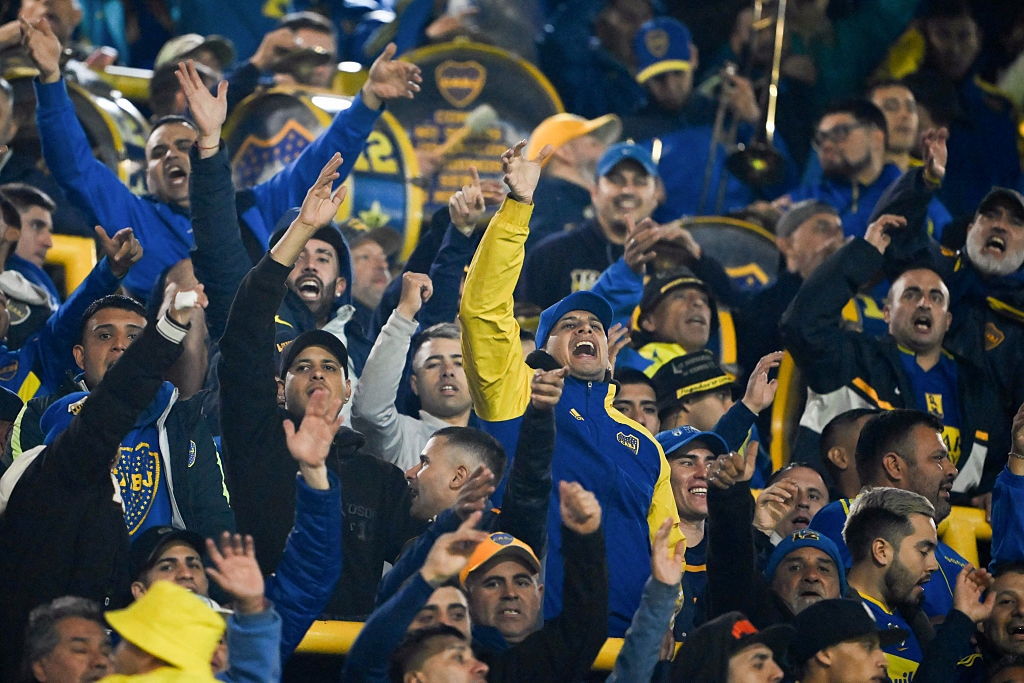 🎥 Miami Beach is old news, Boca fans turn the beach into a home ground
