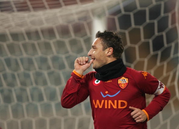 🚨 Official: Roma unveil new crest, historic symbol returns 🟡🔴