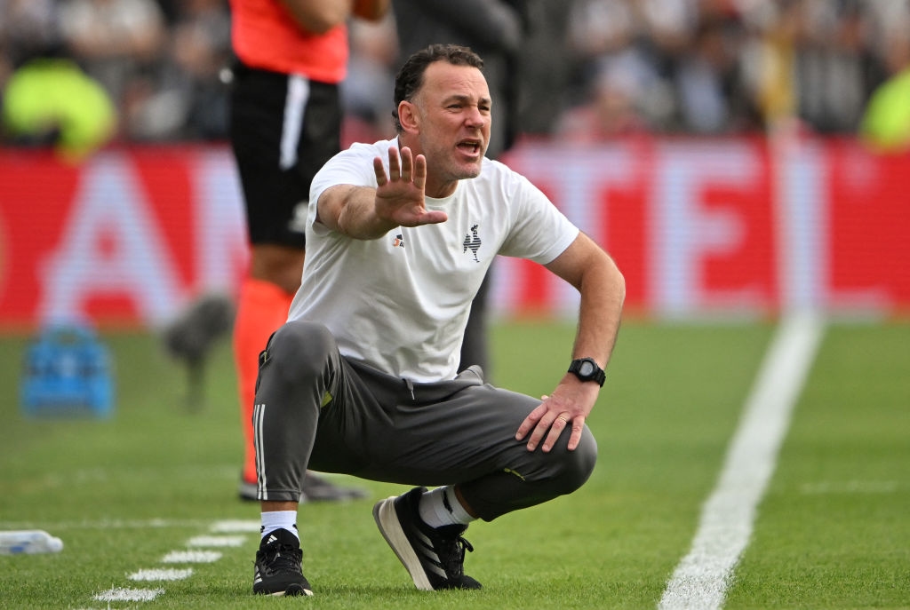 José Castillo on Milito: He's mad about football