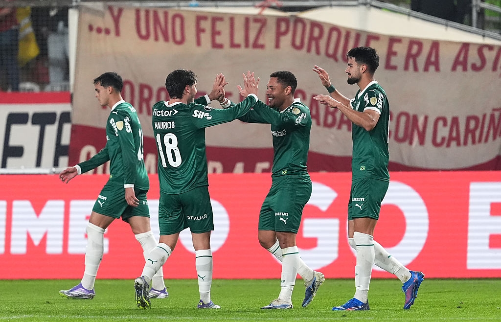 🎥 Palmeiras sweep aside Universitario, eye quarter-finals