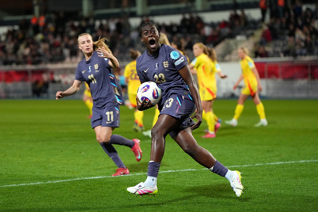 🎥 Team-mates pay tribute to Michelle Agyemang after England debut stunner