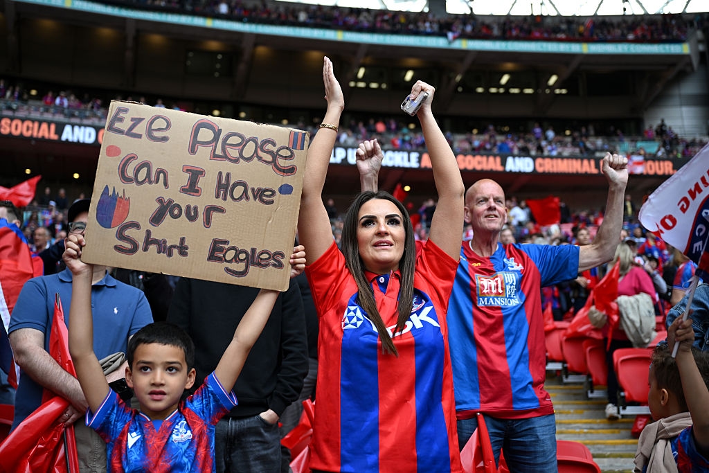 🎥 Crystal Palace fans are in the mood for history ahead of FA Cup final