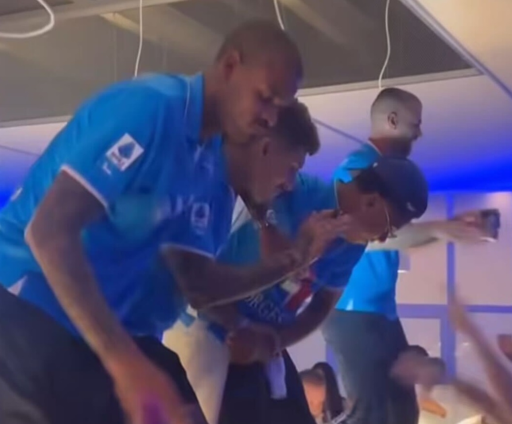 🎥 Napoli players celebrate in style, dancing to the tune of "Pedro" 🕺