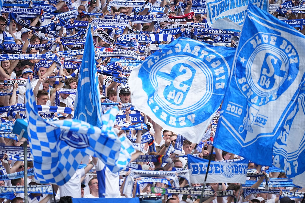 📸 Criticism at season start, Schalke choreography causes confusion
