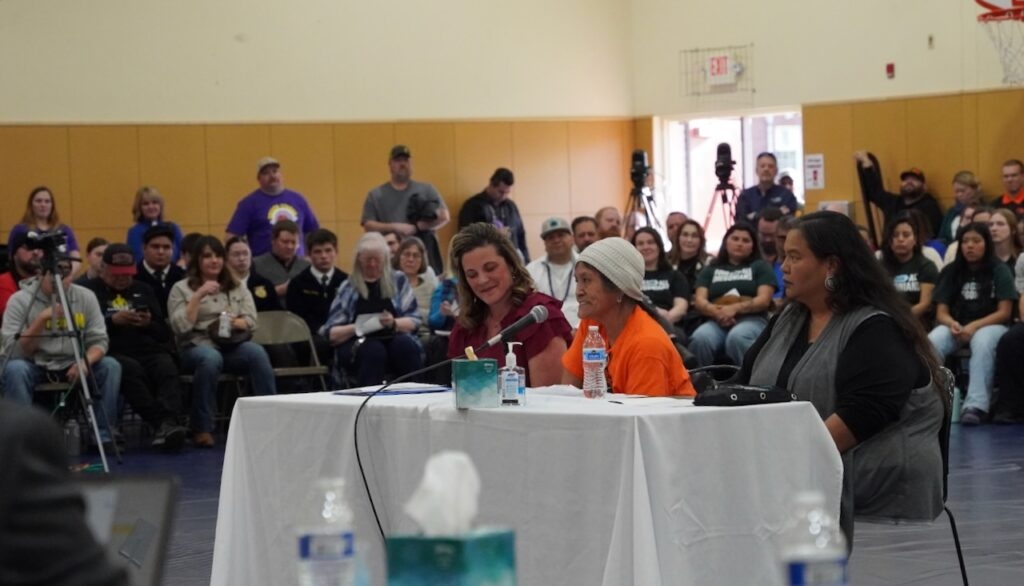 In Warm Springs, tribal members and other central Oregon residents share budget feedback