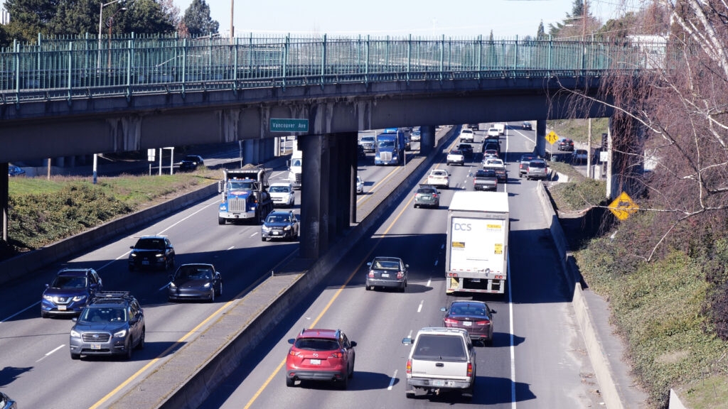 Oregon lawmakers look to reshape cap-and-trade program to pay for transportation needs