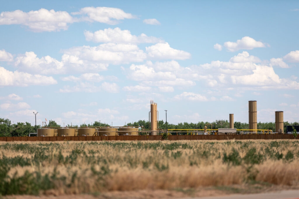 Hundreds support pausing Oregon's investment in private fossil fuel holdings but Treasury opposed