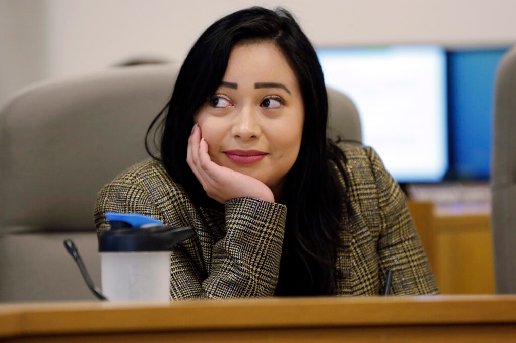 Senate votes to outlaw discrimination against Oregon tenants based on immigration status
