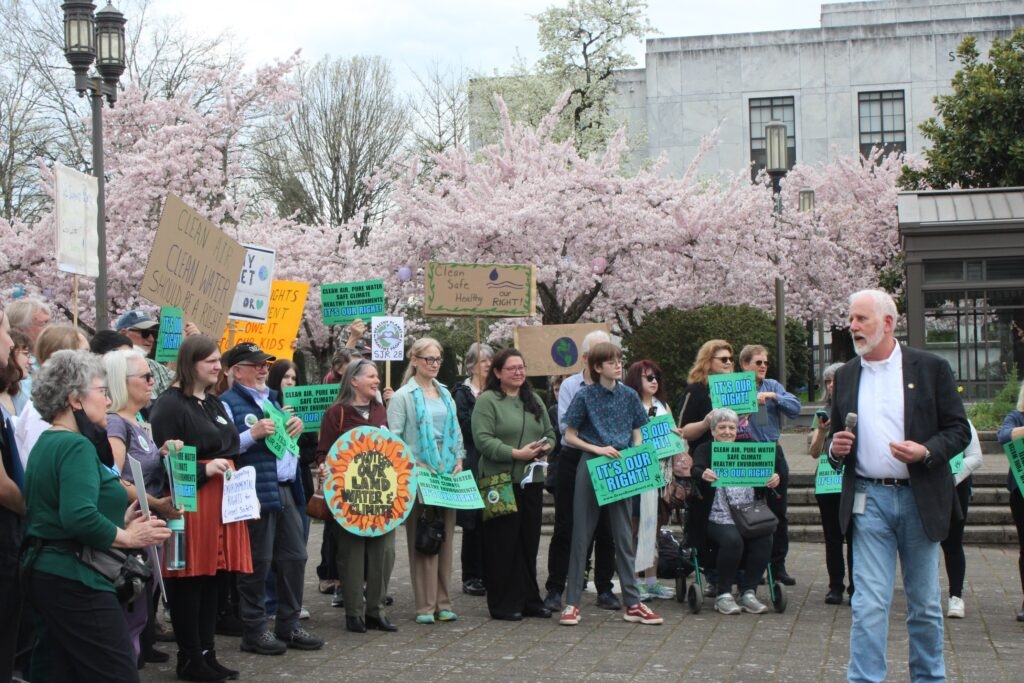 Oregonians ask Legislature to let voters decide on constitutional right to healthy climate