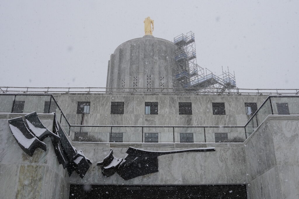 Latest Oregon economic forecast shows more money, but federal government leaves future murky