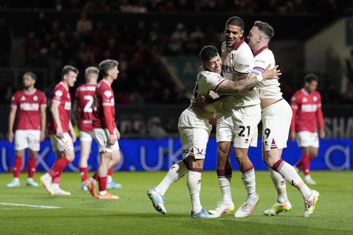 Liam Manning references U's red as Chris Wilder gains upper hand in play-offs