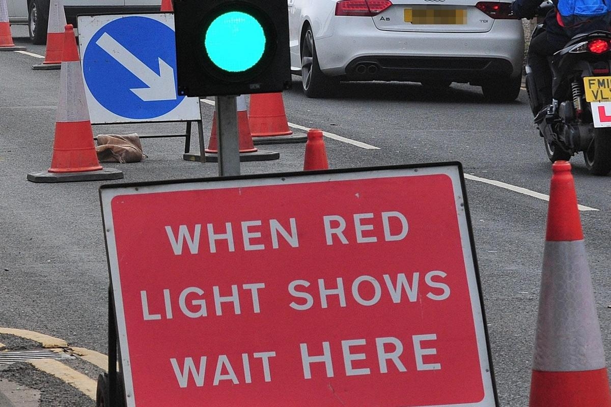 Road works for 'upgrades' on major Oxfordshire A-road cause delays