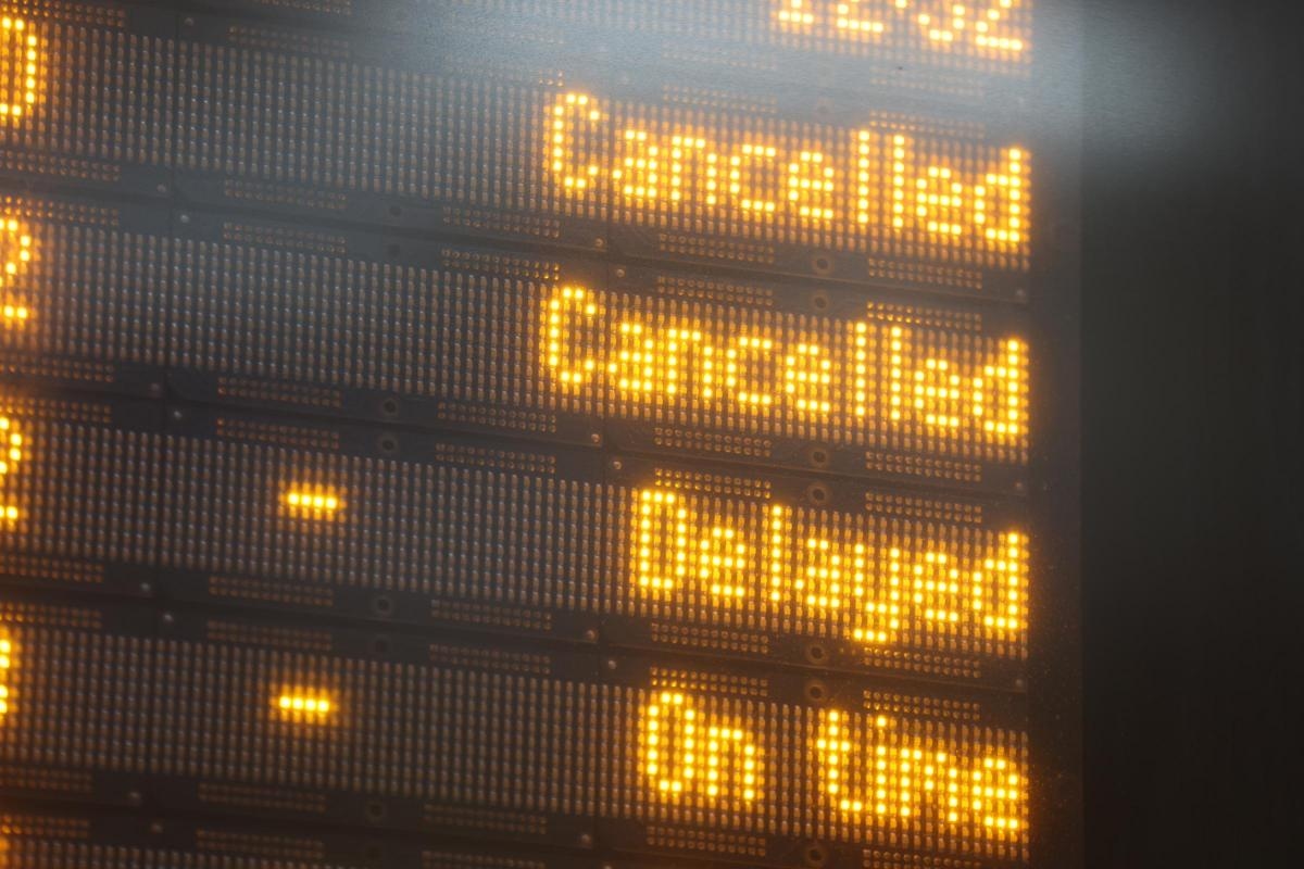 Trains CANCELLED throughout afternoon at Didcot Parkway Station after emergency