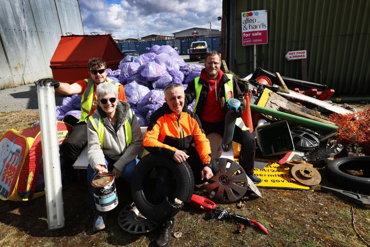 Record number of volunteers join town's litter pick