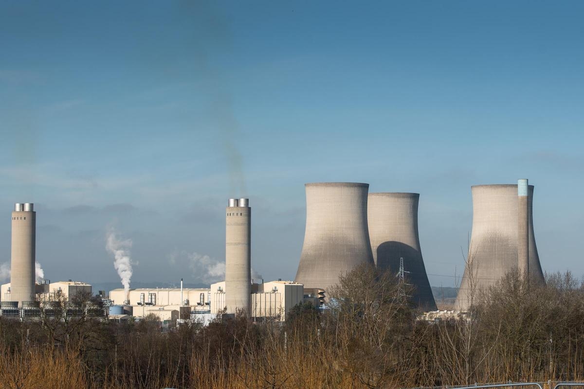 Explosion heard and bright flashes seen in Oxfordshire