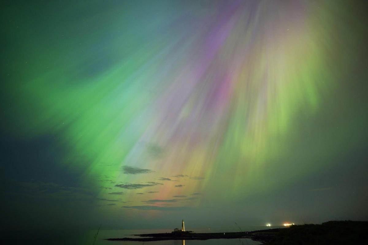 Tips to spot Northern Lights in Oxfordshire TONIGHT after red alert