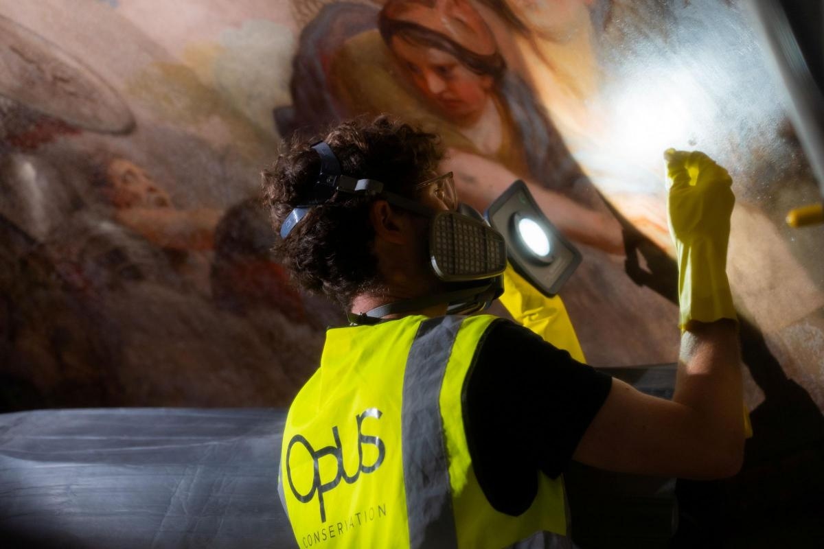 Blenheim Palace begins £1m project to restore paintings