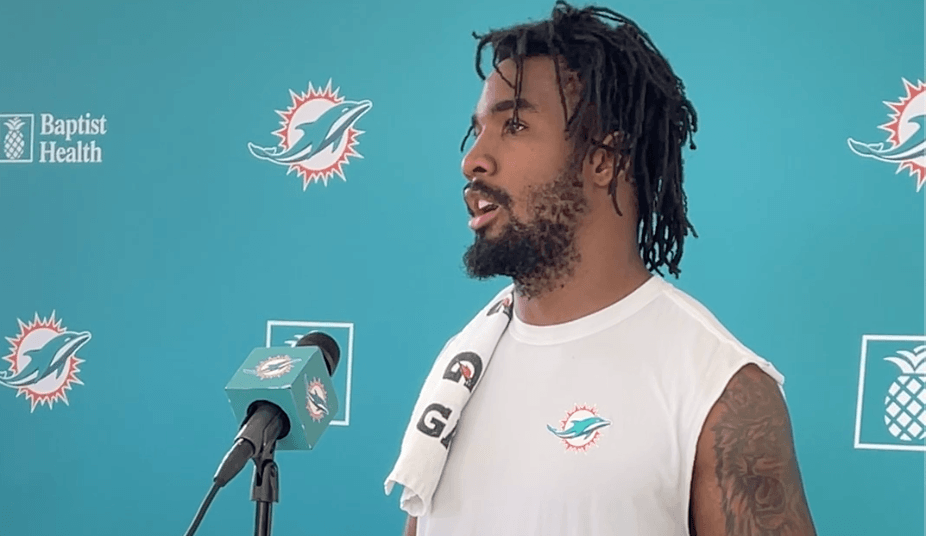 Miami Dolphins' Jaylen Waddle: Our new assistants are 'strict' and 'hold us accountable'