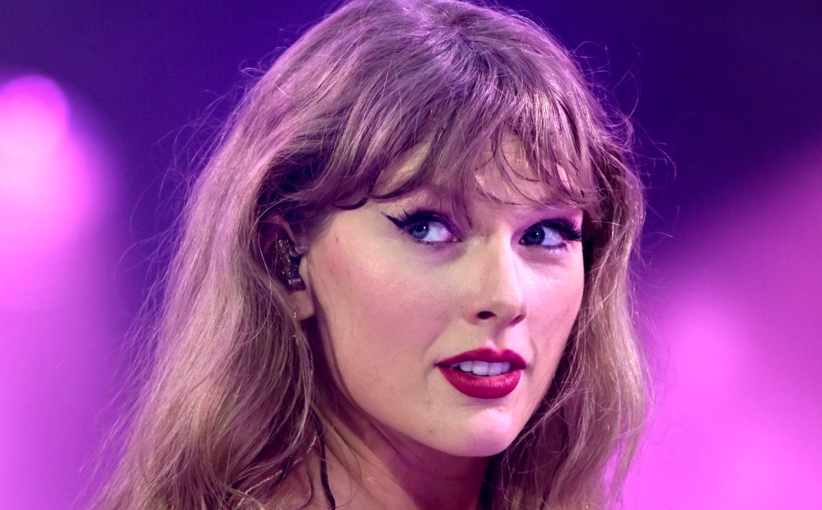 Rock Legend, 83, Sends a Bold Message to Taylor Swift