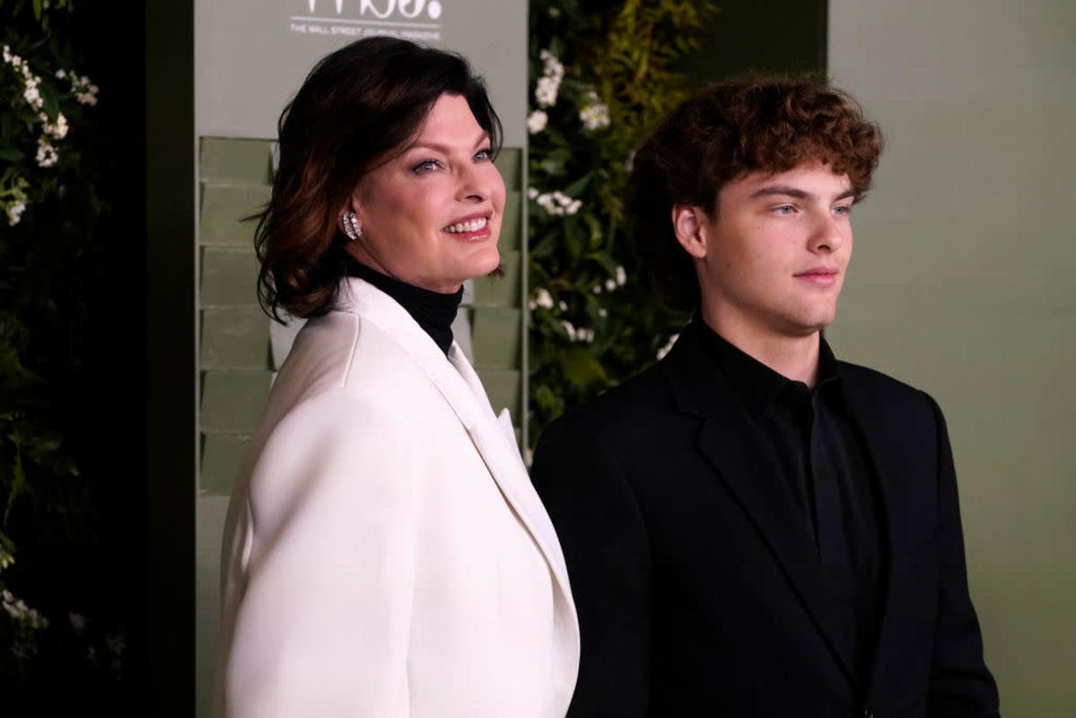 Linda Evangelista Joins Ex and Salma Hayek for Rare Public Reunion at Son's Graduation
