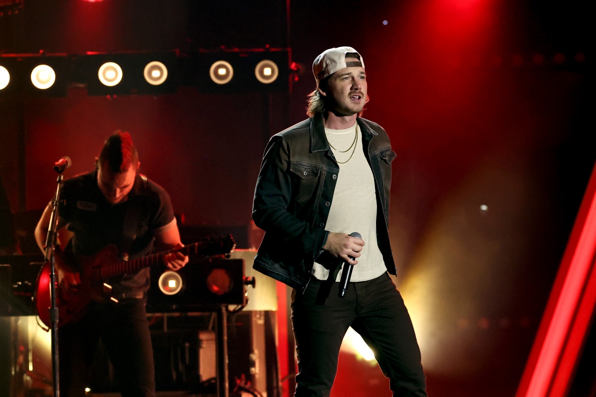 Fans 'Go Wild' Over Morgan Wallen's Latest Walkout With Hall of Fame Legend: 'The Goat'