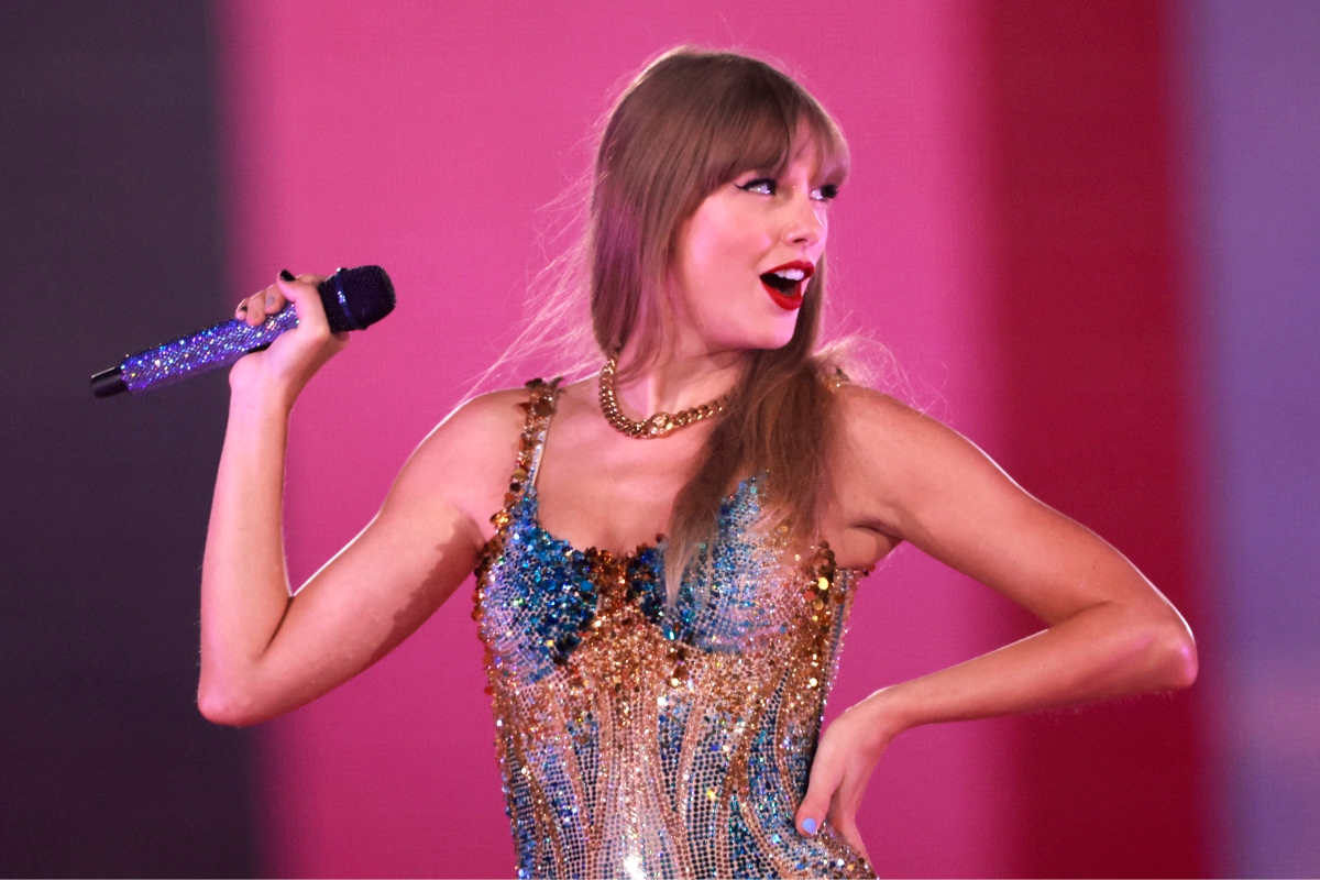 Iconic Actress Recalls 'Crazy' Run-In With Taylor Swift: 'I Hate Myself'