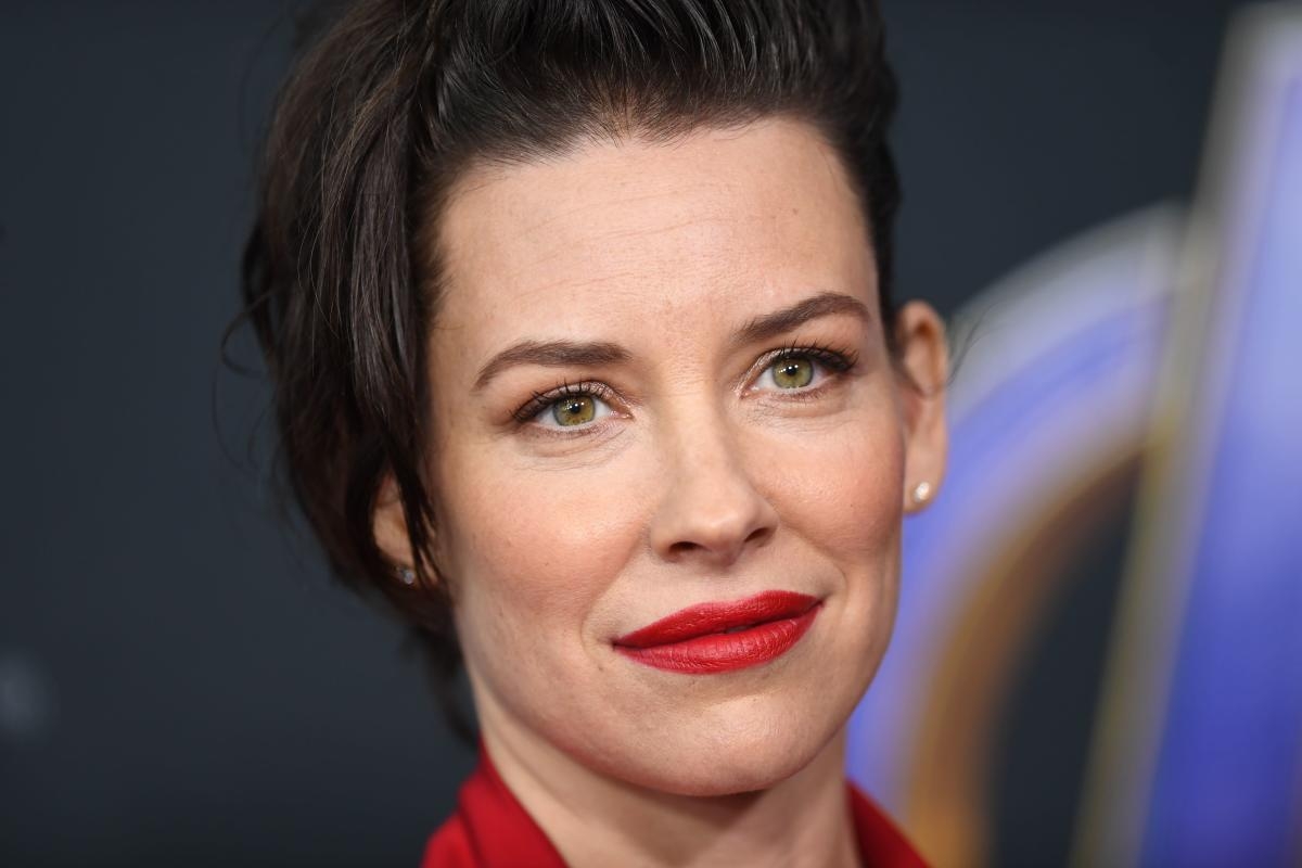 Evangeline Lilly Stuns Fans After She Reveals Gruesome Injuries From Freak Accident