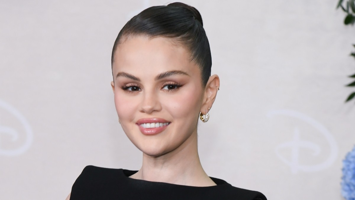Selena Gomez Glows in 'Past and Present' Photo Dump