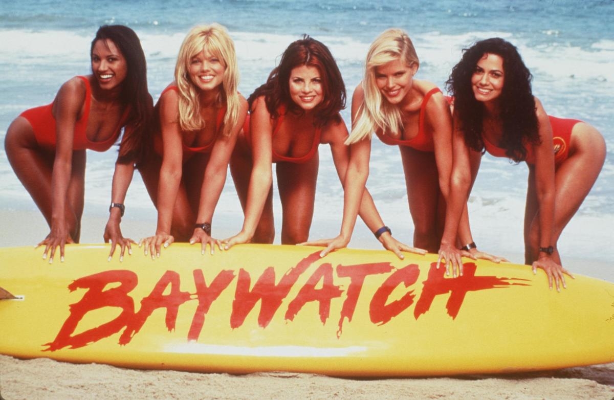 Iconic 'Baywatch' Actress, 57, Stuns Fans with Ageless Appearance in Rare Outing