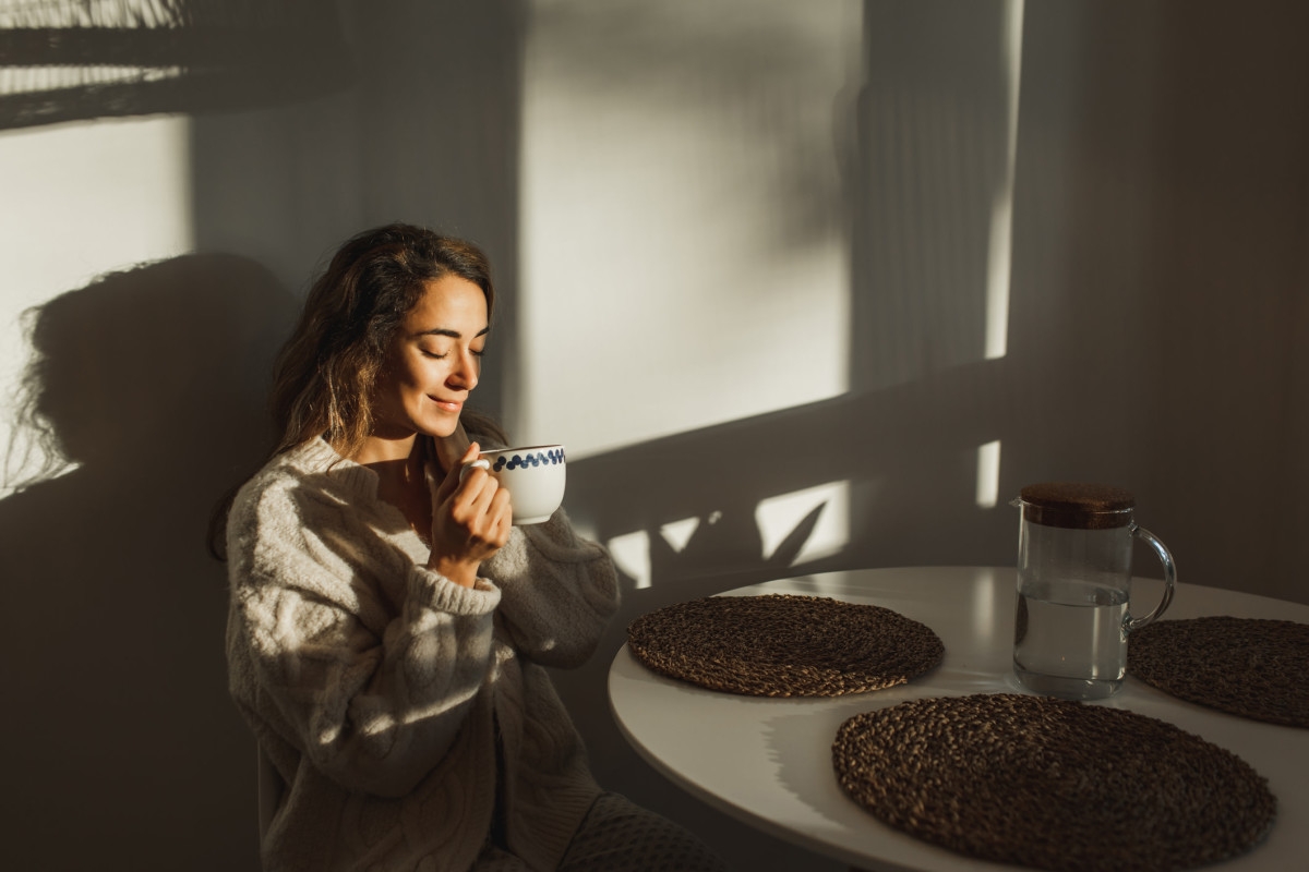 Want To Lose Weight? Here's the One Thing Dietitians Are Begging You To Do When You Wake Up