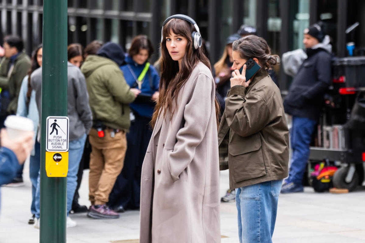 A-Listers' Daughter Recalls Asking Parents for Rent: 'My Dad Cut Me Off'
