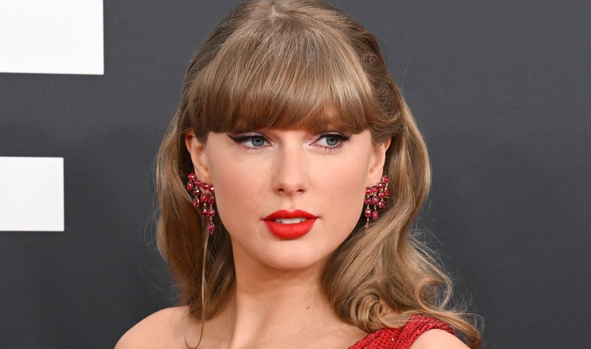 Broadway Icon Claims Taylor Swift 'Caused Absolute Mischief' at Red Carpet Event