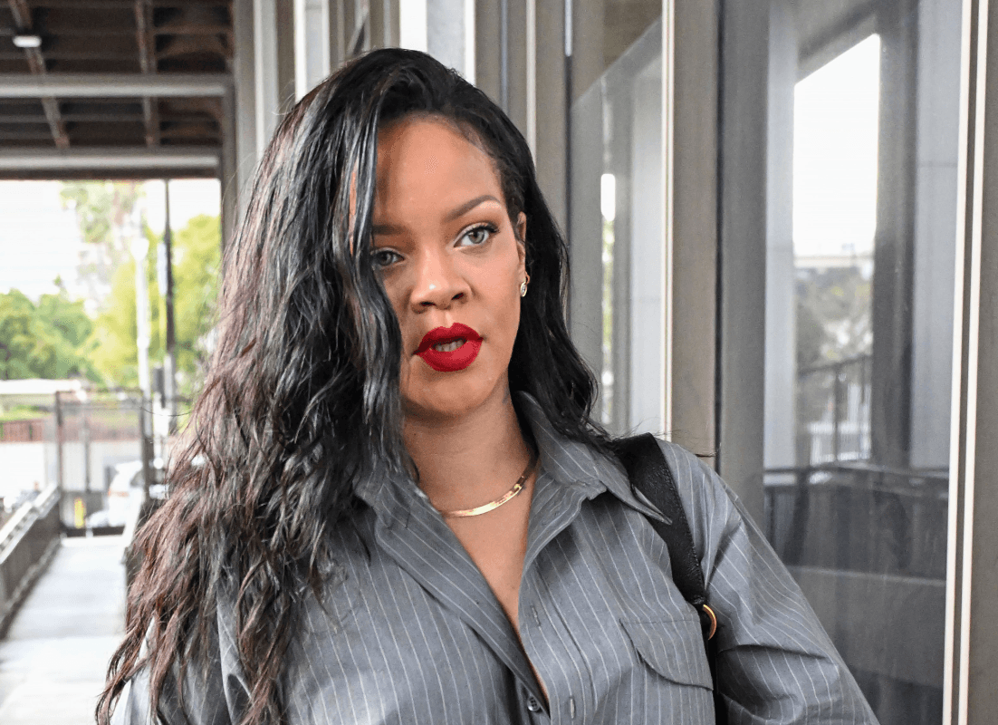 Rihanna Sends Fans Into a Frenzy With Baby Bump Debut in 'Glowing' Met Gala Moment