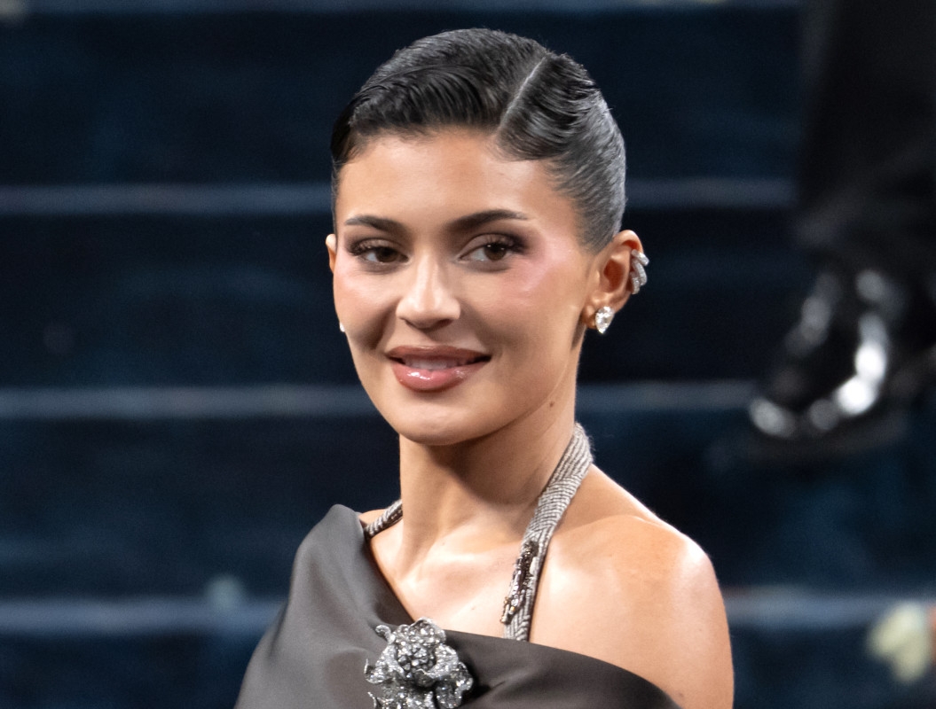 Kylie Jenner is Almost Unrecognizable as She Debuts Bold New Look