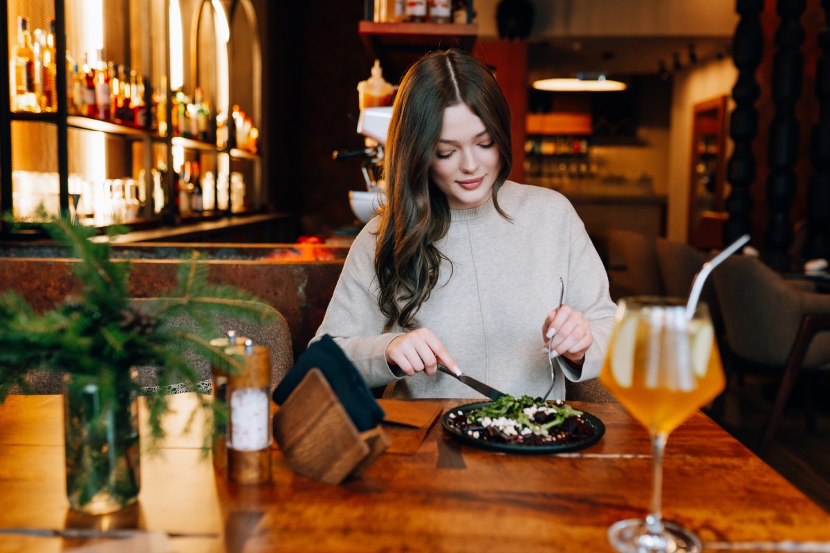 I'm a Gastroenterologist, and This Is My Go-To Order When I Eat Out