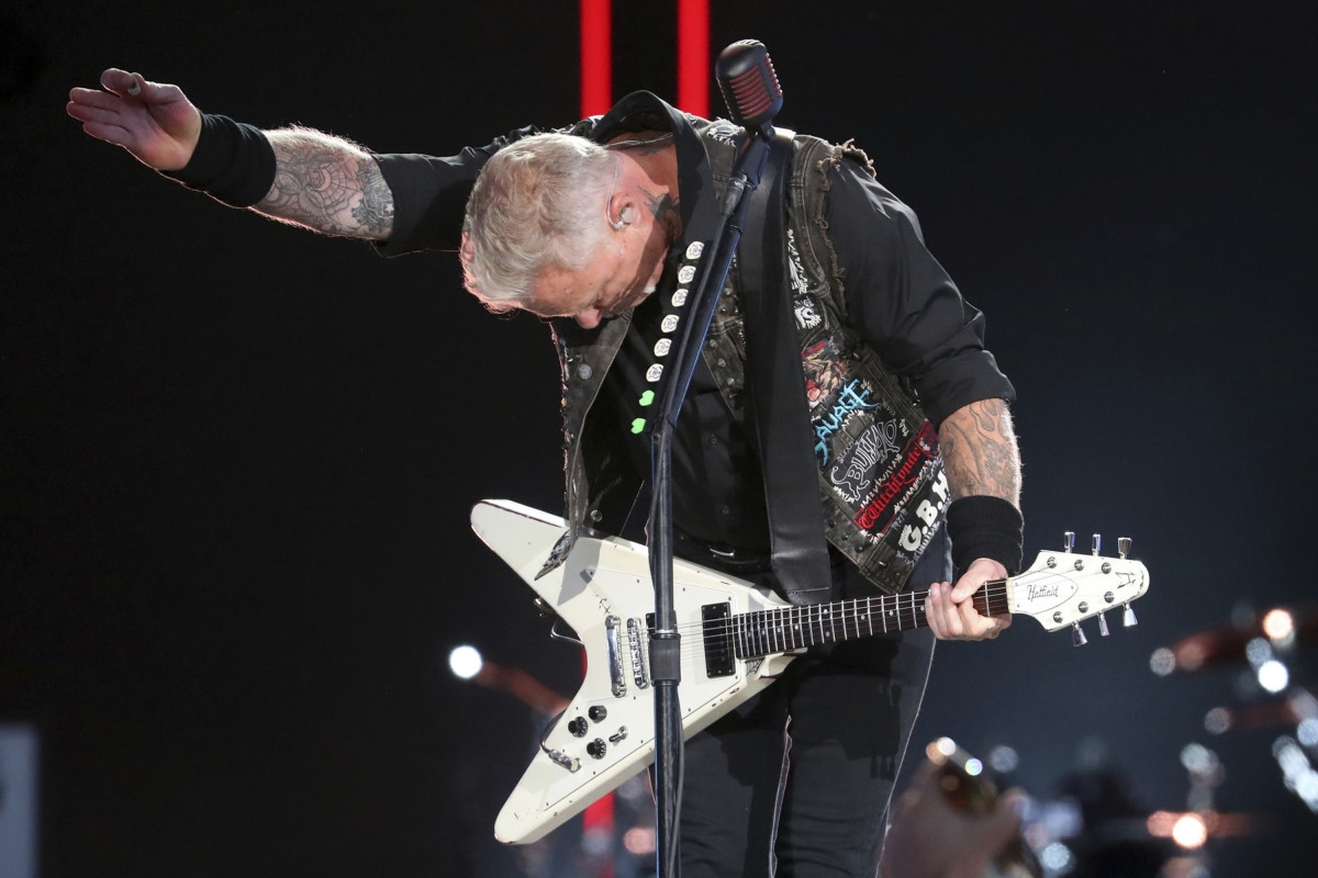 '80s Metal Band Legend Stuns Concert Goers with Totally 'Off-Brand' Message Mid-Show