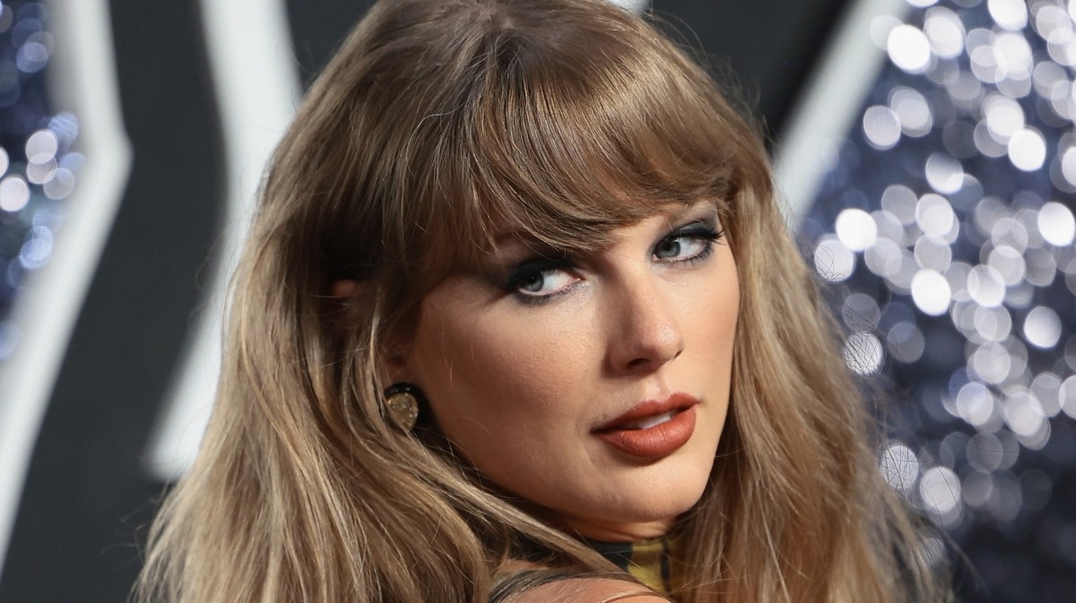 Country Icon, 48, Makes a Shocking Confession About Taylor Swift