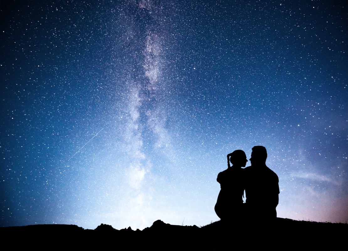 6 Signs You've Met Your Soulmate, According to Astrologers