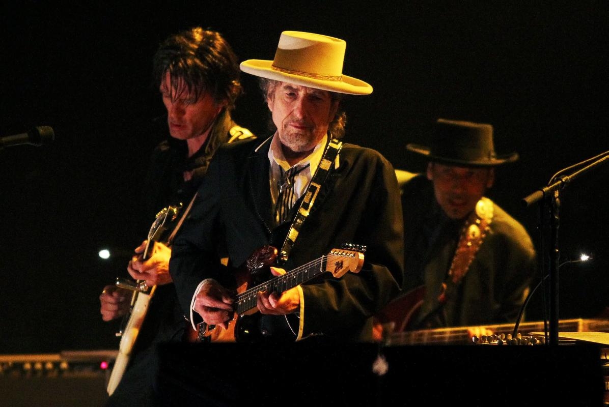 Bob Dylan, 84, Makes Beautifully Heartfelt Tribute to Brian Wilson
