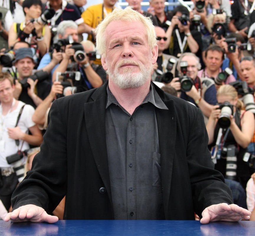 Legendary Actor, 84, Is Unrecognizable During Sweet Outing with His Wife
