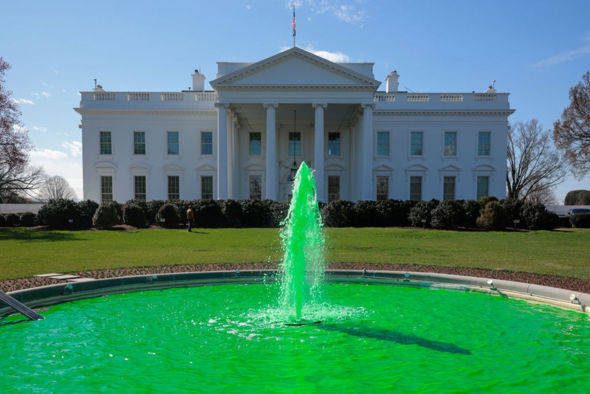 White House Internship Listing Sparks Heated Reactions