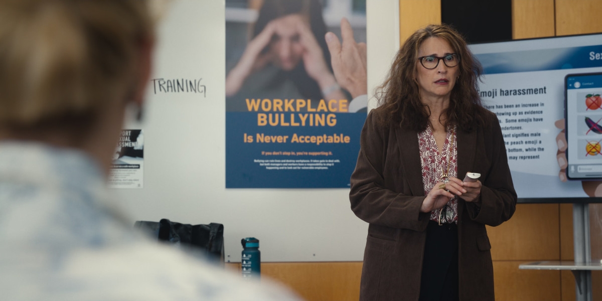 Michaela Watkins Loves HR Representatives (And Not Just Because She Plays One on 'Hacks') (Exclusive)