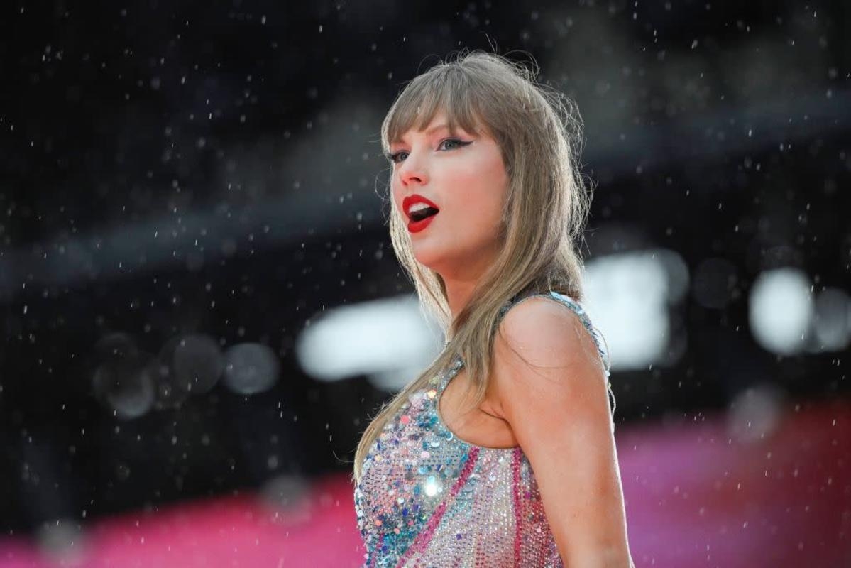 Taylor Swift's Ex Turns Heads on Red Carpet With Personal News
