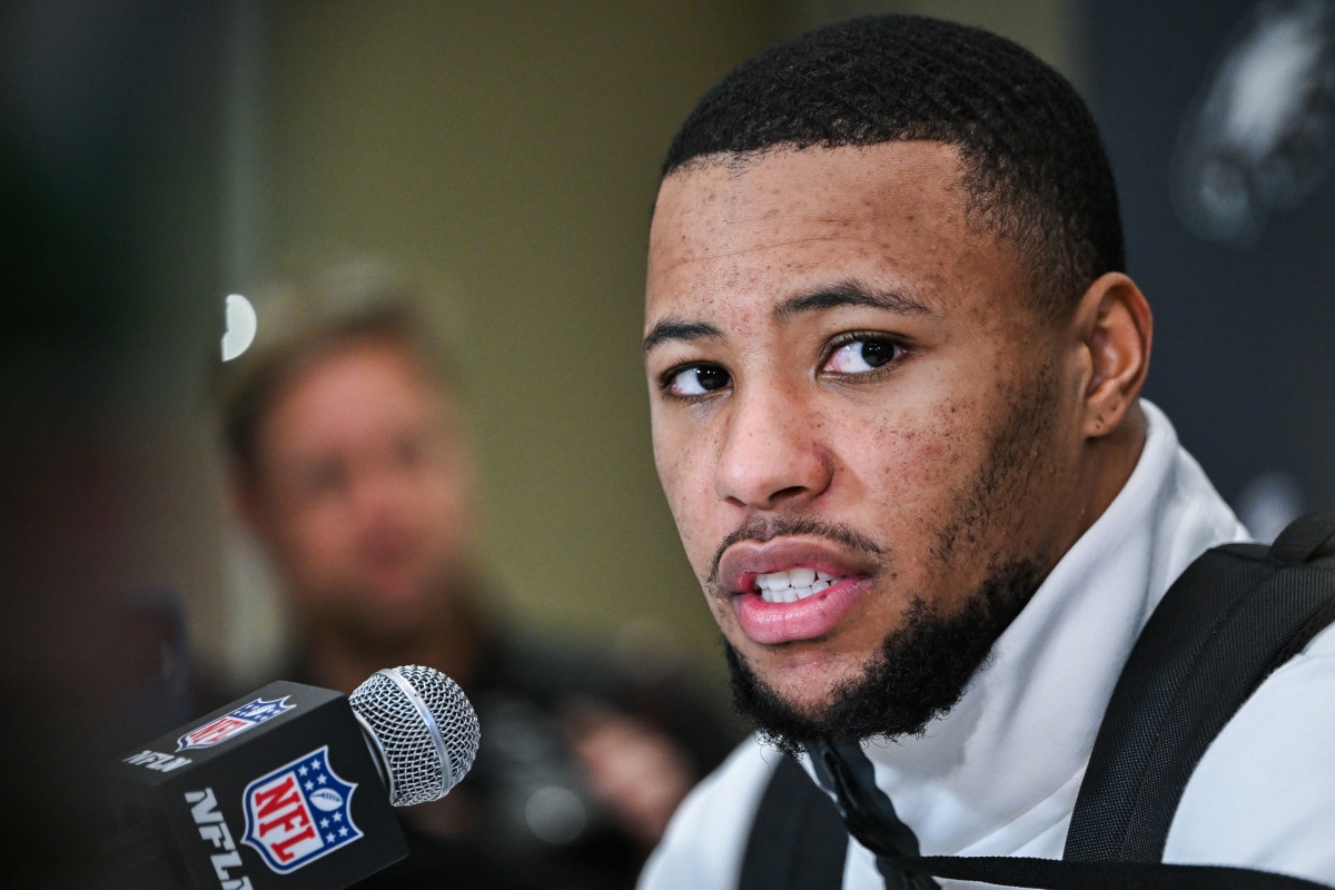NFL Legend, 44, Has Strong Words For Saquon Barkley