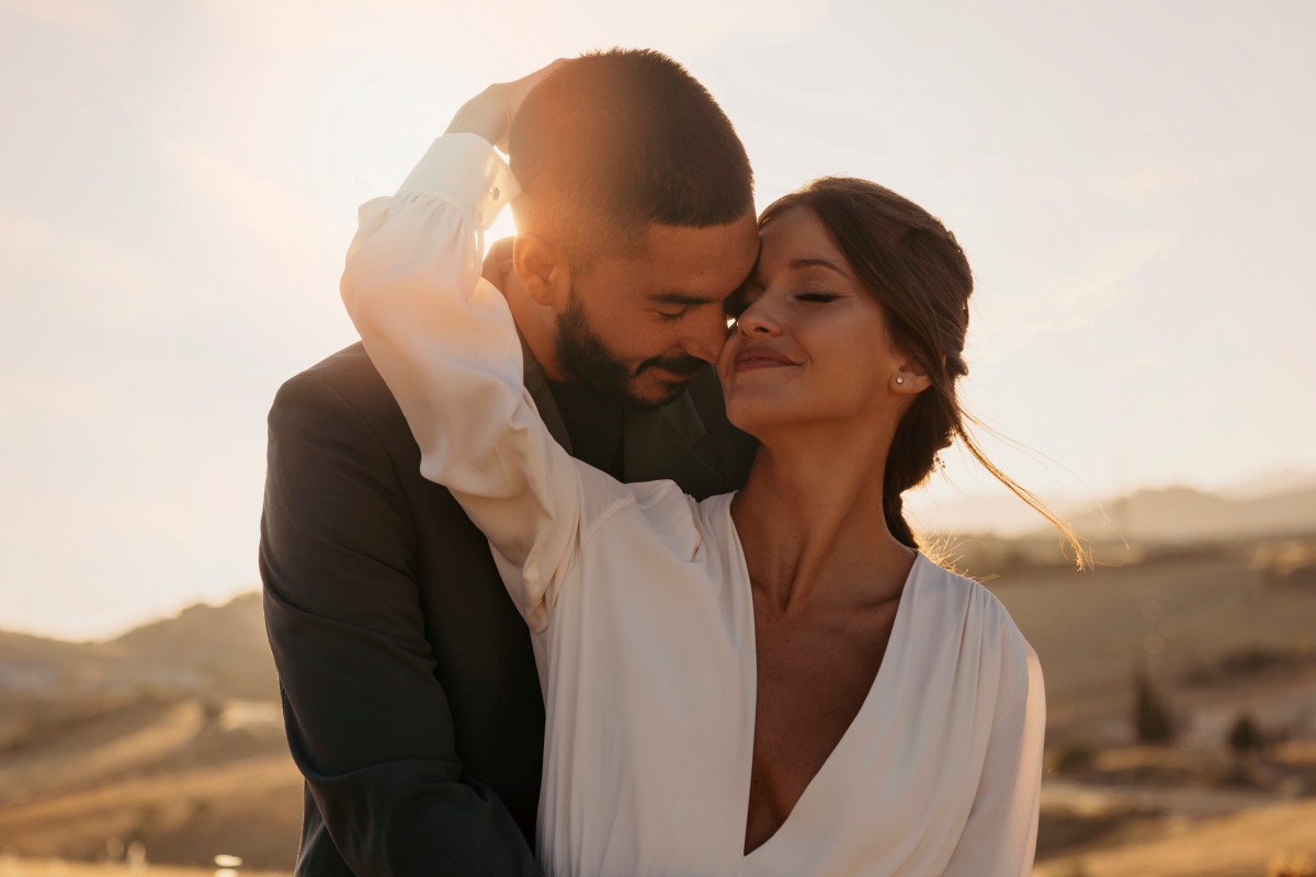 4 Zodiac Signs Find Fairytale Romance this Summer, Per Experts